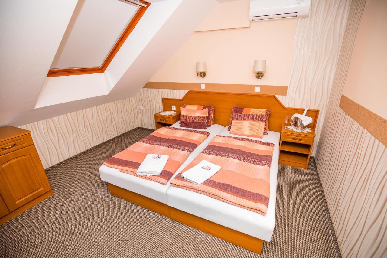 Tinodi Fogado Bed & Breakfast Sárvár Exterior foto