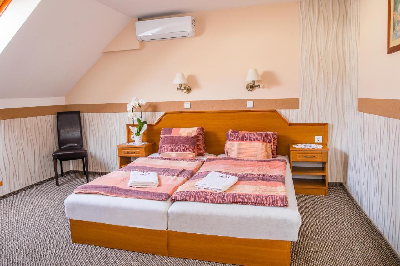 Tinodi Fogado Bed & Breakfast Sárvár Exterior foto