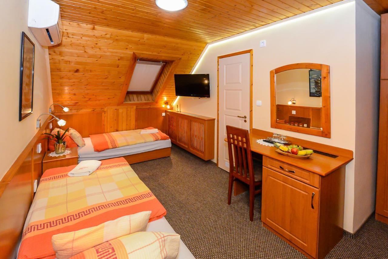 Tinodi Fogado Bed & Breakfast Sárvár Exterior foto