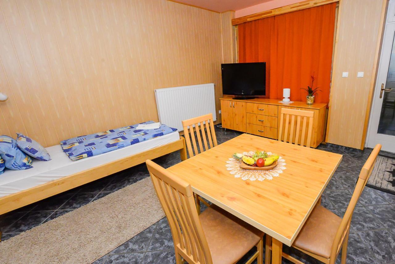 Tinodi Fogado Bed & Breakfast Sárvár Exterior foto