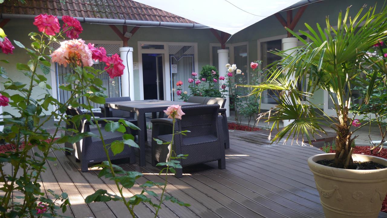Tinodi Fogado Bed & Breakfast Sárvár Exterior foto