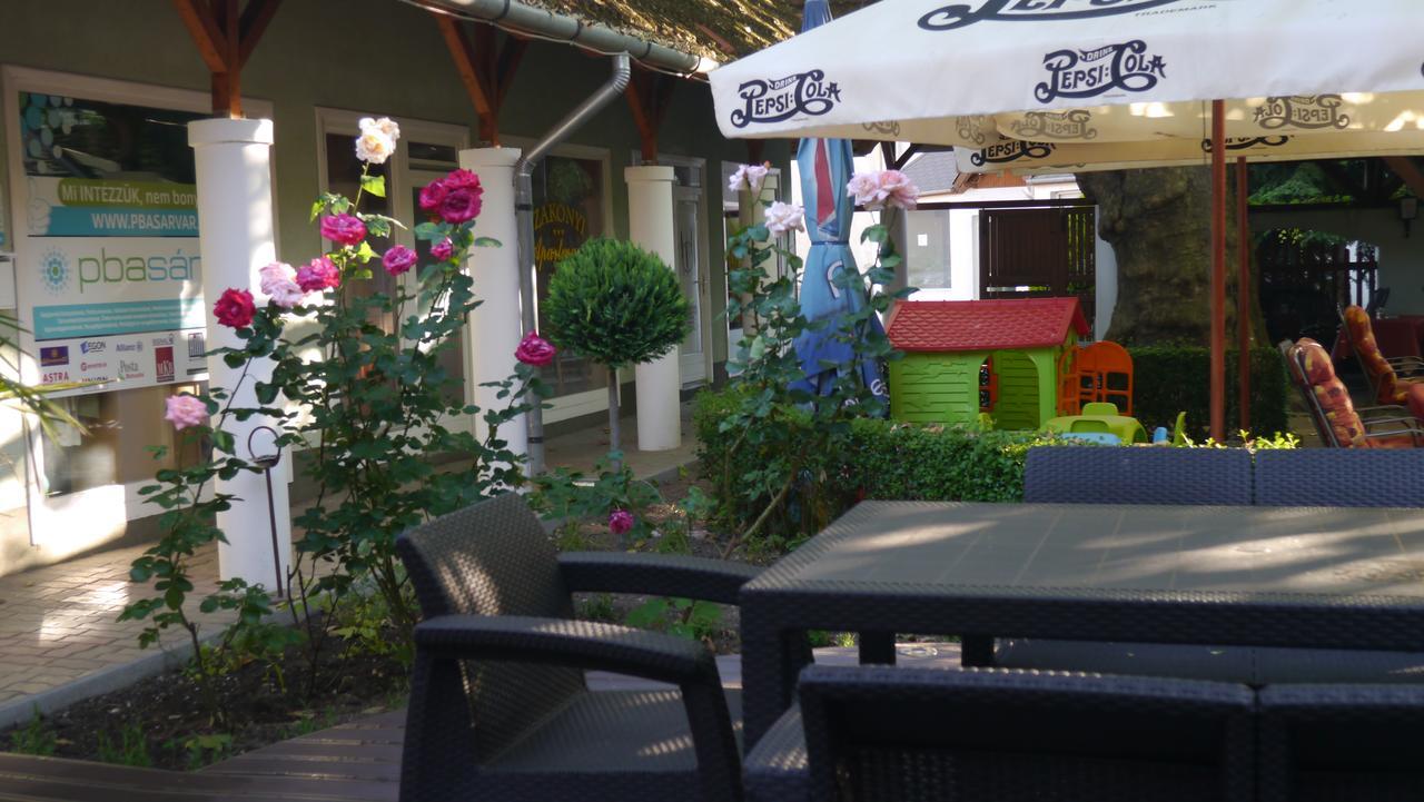 Tinodi Fogado Bed & Breakfast Sárvár Exterior foto