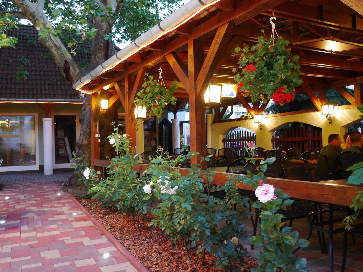 Tinodi Fogado Bed & Breakfast Sárvár Exterior foto
